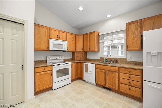 33888 Maple Ridge Boulevard, Avon, OH 44011
