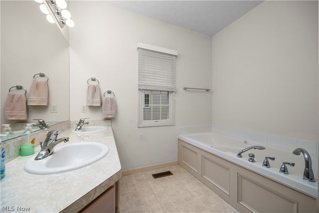 33888 Maple Ridge Boulevard, Avon, OH 44011