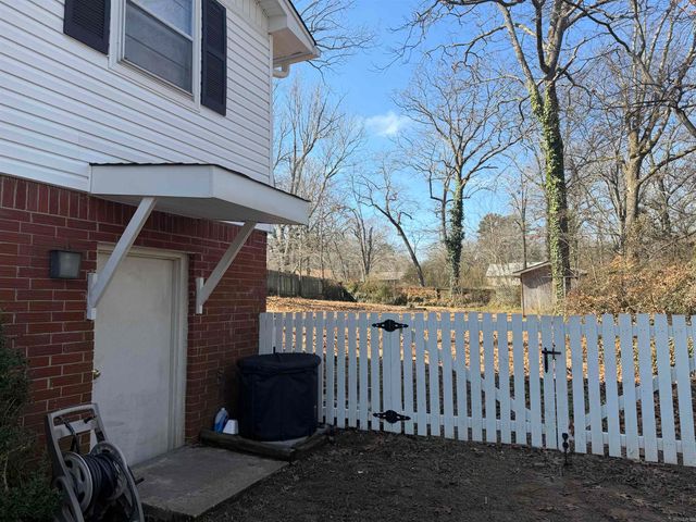 105 Glenora Avenue, Sherwood, AR 72120