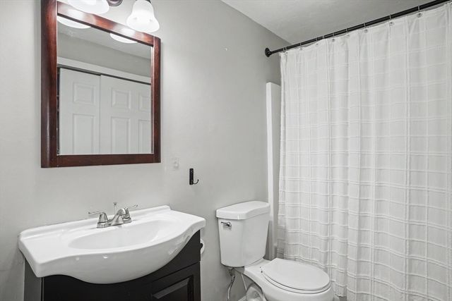 113 Ridgefield Circle C, Clinton, MA 01510
