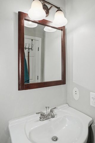 113 Ridgefield Circle C, Clinton, MA 01510