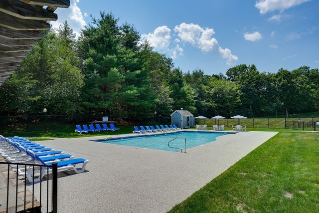 113 Ridgefield Circle C, Clinton, MA 01510