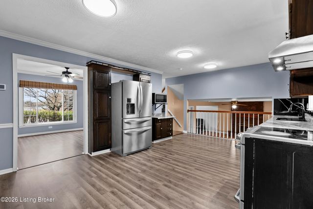 4302 Chenwood Ln, Louisville, KY 40299