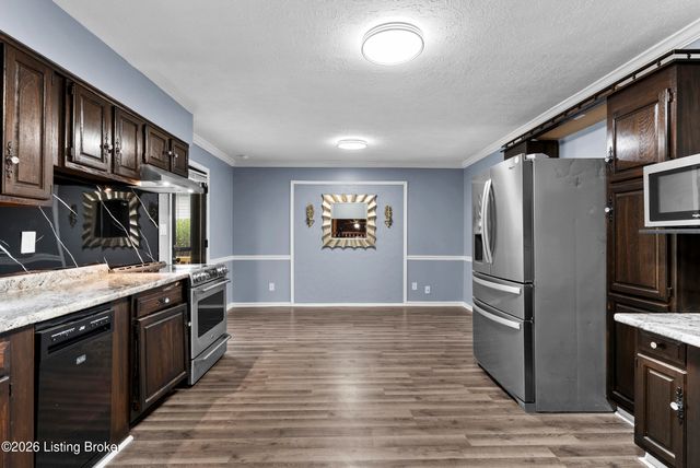 4302 Chenwood Ln, Louisville, KY 40299