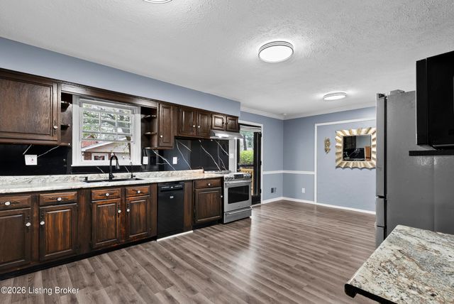 4302 Chenwood Ln, Louisville, KY 40299