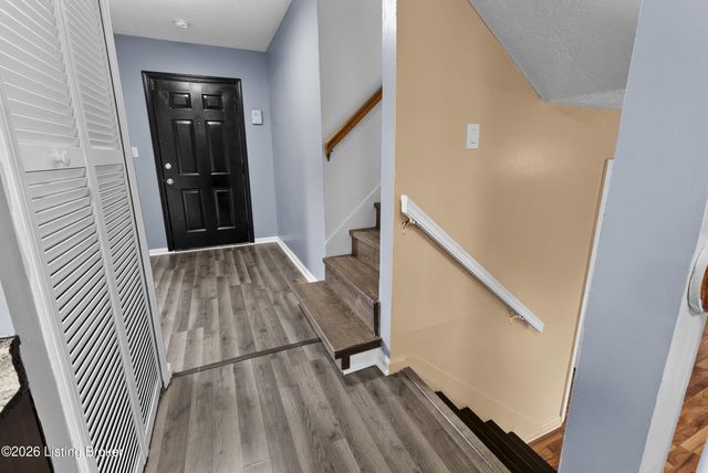 4302 Chenwood Ln, Louisville, KY 40299