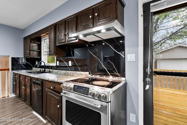 4302 Chenwood Ln, Louisville, KY 40299