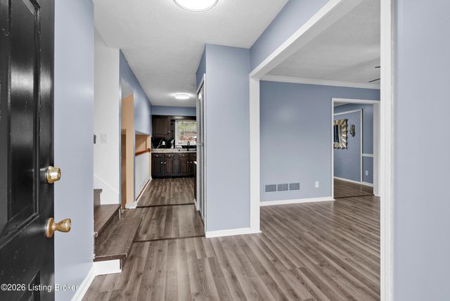 4302 Chenwood Ln, Louisville, KY 40299