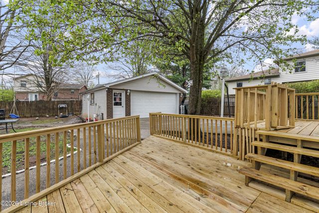 4302 Chenwood Ln, Louisville, KY 40299