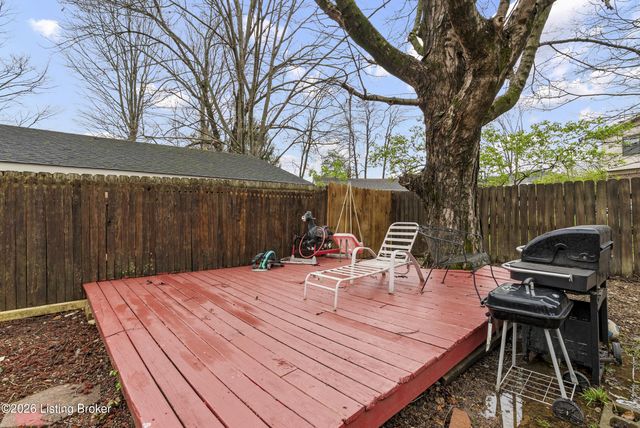 4302 Chenwood Ln, Louisville, KY 40299