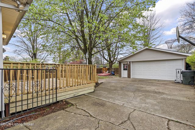 4302 Chenwood Ln, Louisville, KY 40299