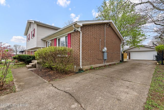 4302 Chenwood Ln, Louisville, KY 40299