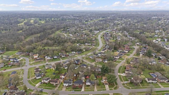 4302 Chenwood Ln, Louisville, KY 40299