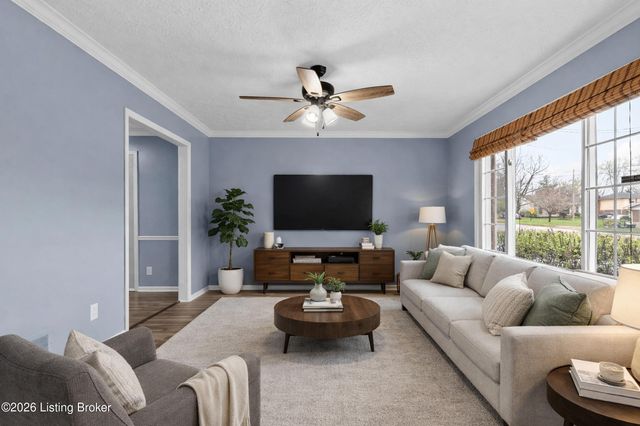 4302 Chenwood Ln, Louisville, KY 40299