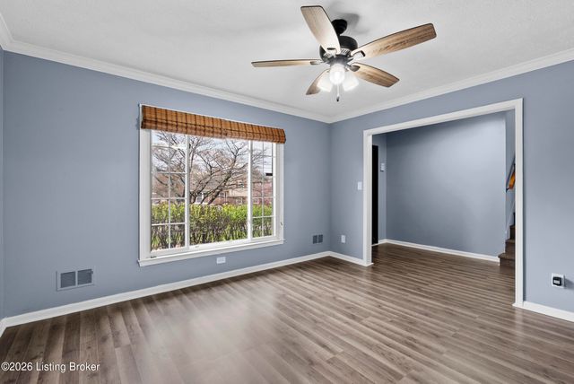 4302 Chenwood Ln, Louisville, KY 40299