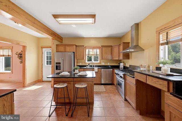 1654 WHITINGS NECK RD, Martinsburg, WV 25404