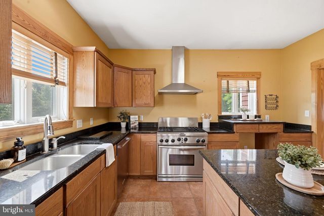 1654 WHITINGS NECK RD, Martinsburg, WV 25404