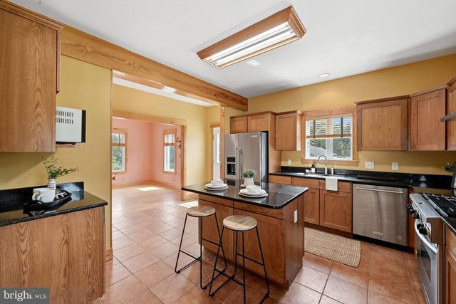 1654 WHITINGS NECK RD, Martinsburg, WV 25404