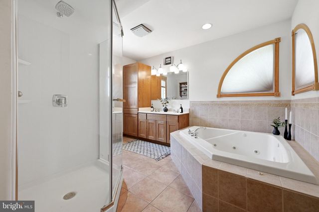 1654 WHITINGS NECK RD, Martinsburg, WV 25404