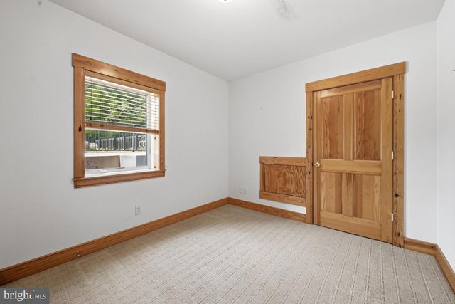 1654 WHITINGS NECK RD, Martinsburg, WV 25404