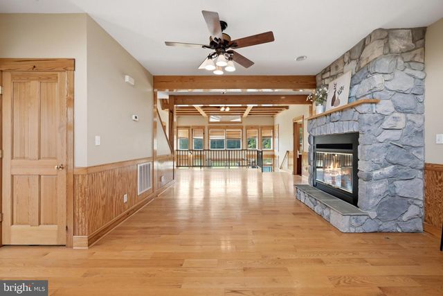 1654 WHITINGS NECK RD, Martinsburg, WV 25404