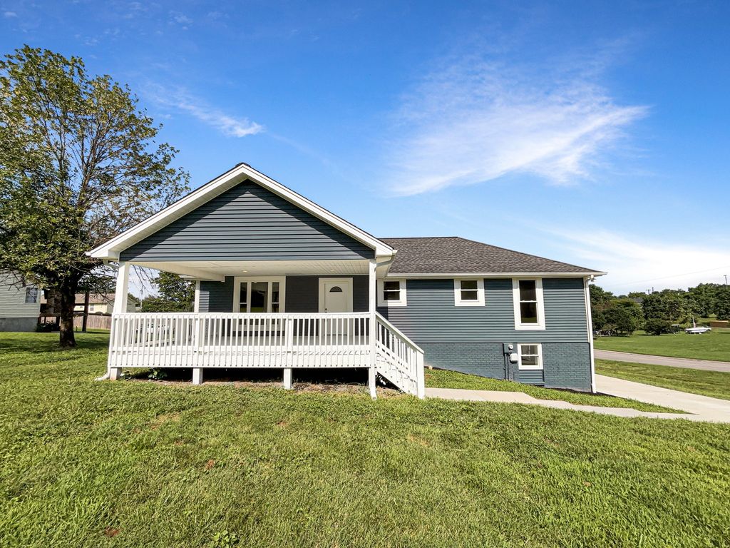 1208 Langwood Dr, Gallatin, TN 37066