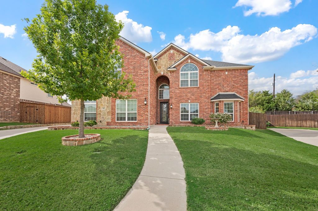 209 Chateau Avenue, Kennedale, TX 76060 — exterior