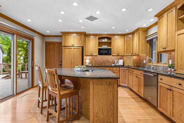 2124 Pleasant View Drive, New Brighton, MN 55112