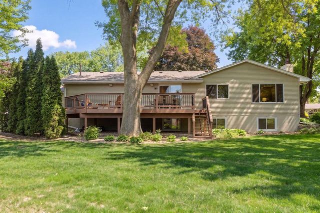 2124 Pleasant View Drive, New Brighton, MN 55112