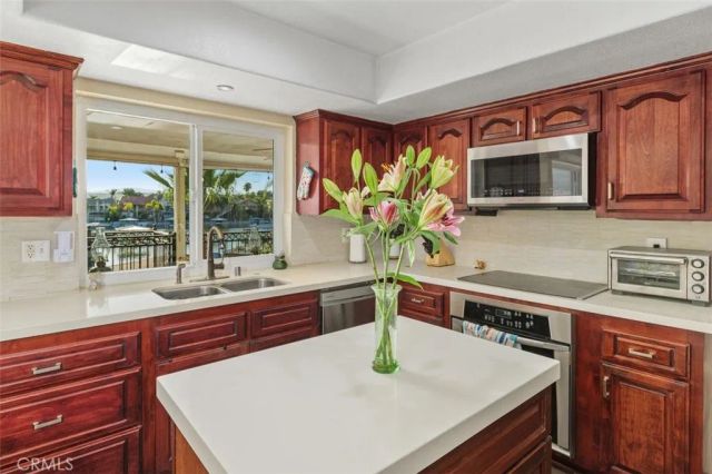 30249 Point Marina Drive, Canyon Lake, CA 92587