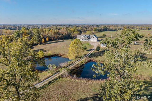 271 Pleasant Knoll Road, Stoutland, MO 65567