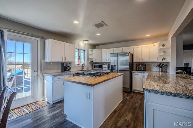 271 Pleasant Knoll Road, Stoutland, MO 65567