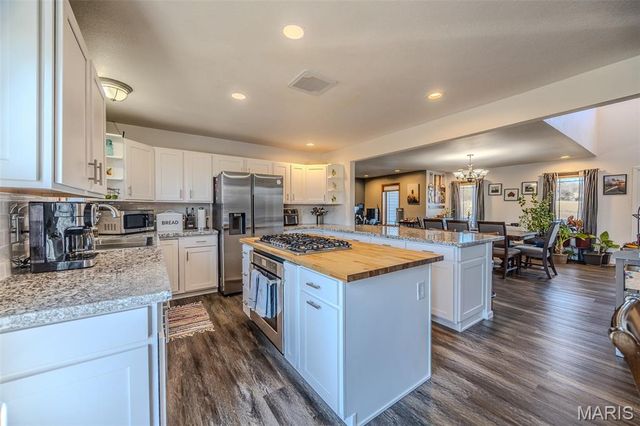 271 Pleasant Knoll Road, Stoutland, MO 65567