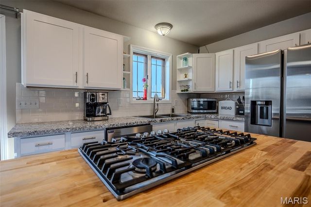 271 Pleasant Knoll Road, Stoutland, MO 65567