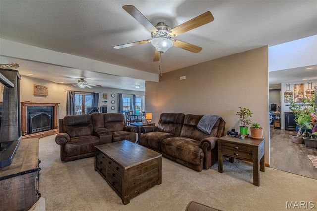 271 Pleasant Knoll Road, Stoutland, MO 65567