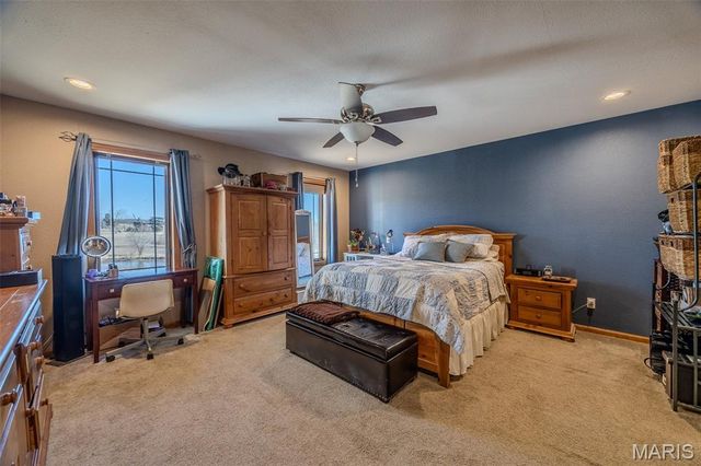 271 Pleasant Knoll Road, Stoutland, MO 65567