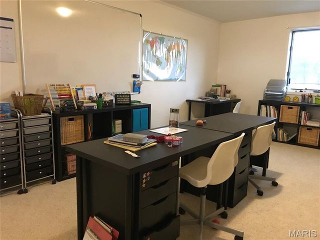 271 Pleasant Knoll Road, Stoutland, MO 65567