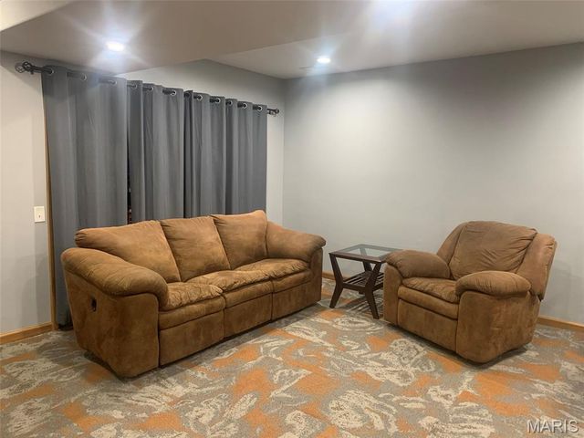 271 Pleasant Knoll Road, Stoutland, MO 65567