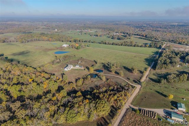 271 Pleasant Knoll Road, Stoutland, MO 65567