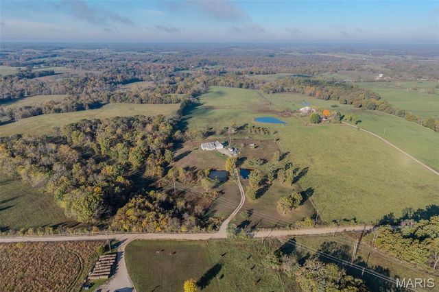 271 Pleasant Knoll Road, Stoutland, MO 65567