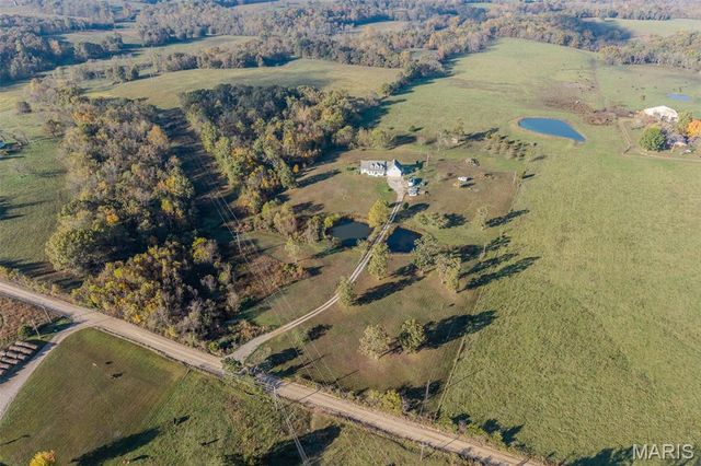 271 Pleasant Knoll Road, Stoutland, MO 65567