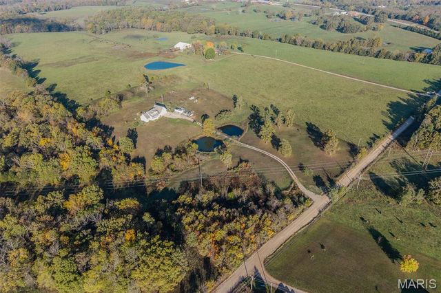 271 Pleasant Knoll Road, Stoutland, MO 65567