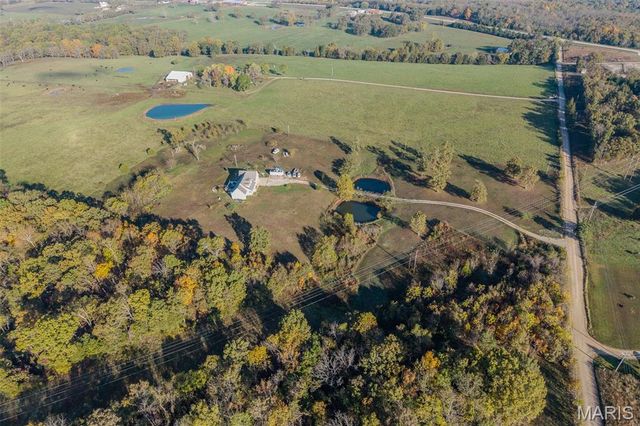 271 Pleasant Knoll Road, Stoutland, MO 65567