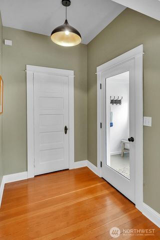 511 N 82nd Street, Seattle, WA 98103