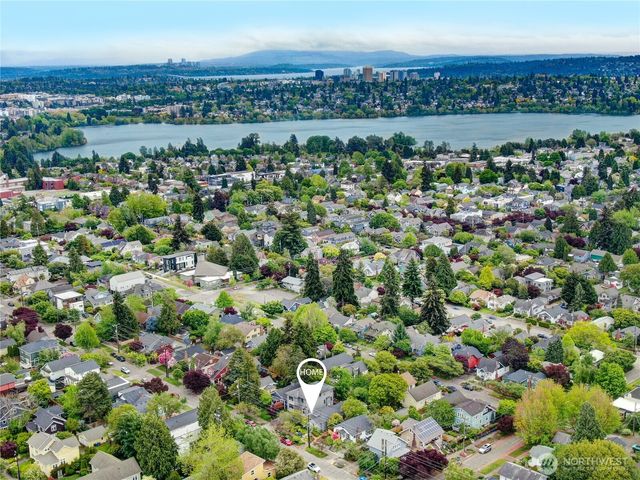 511 N 82nd Street, Seattle, WA 98103