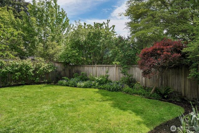 511 N 82nd Street, Seattle, WA 98103