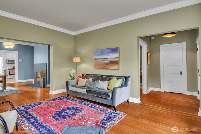 511 N 82nd Street, Seattle, WA 98103