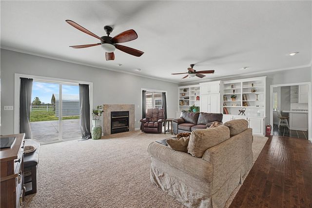 20703 Safari Road, Gentry, AR 72734