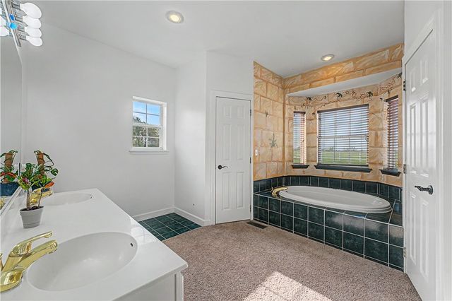 20703 Safari Road, Gentry, AR 72734