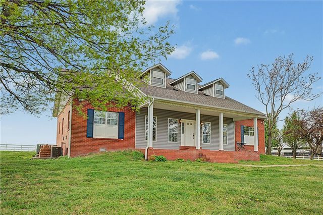 20703 Safari Road, Gentry, AR 72734